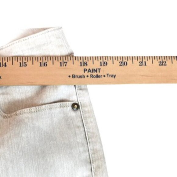 Chico’s Platinum Jeans 2.5 Straight Light Wash Y2K Western Embossed Pockets - Picture 9 of 9